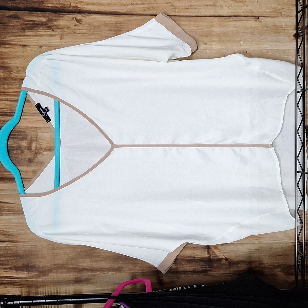 Soprano SIZE MEDIUM WHITE BLOUSE